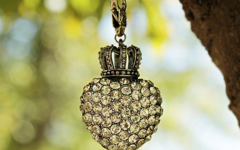 heart, crown, bokeh